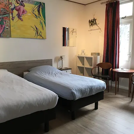 Esperanza Bed & Breakfast 2*